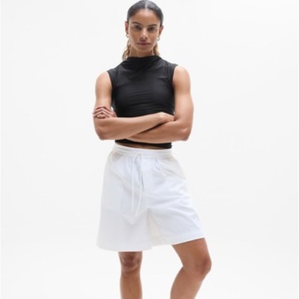 Athleta White Drift Mid Rise Poplin Bermuda Short - Picture 2 of 8
